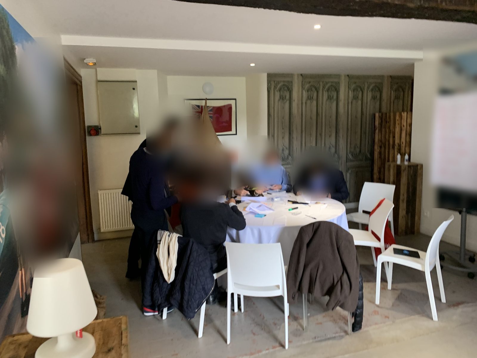 Au point de suivi, chaque porteur dit où en est sa décision, et le comité tranche ce qui doit l'être Au point de suivi, chaque porteur dit où en est sa décision, et le comité tranche ce qui doit l'être